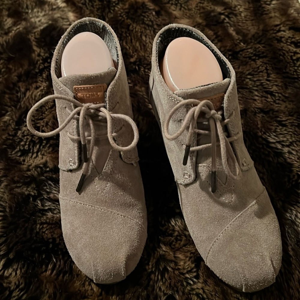 Tom’s Suede Wedge Lace up Booties